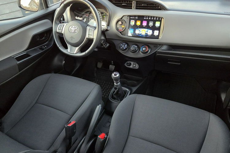 Toyota Yaris zdjęcie 13