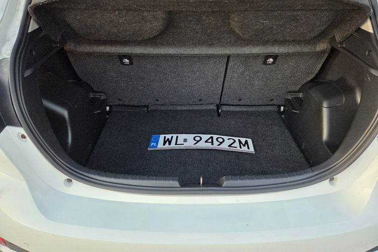 Toyota Yaris zdjęcie 16