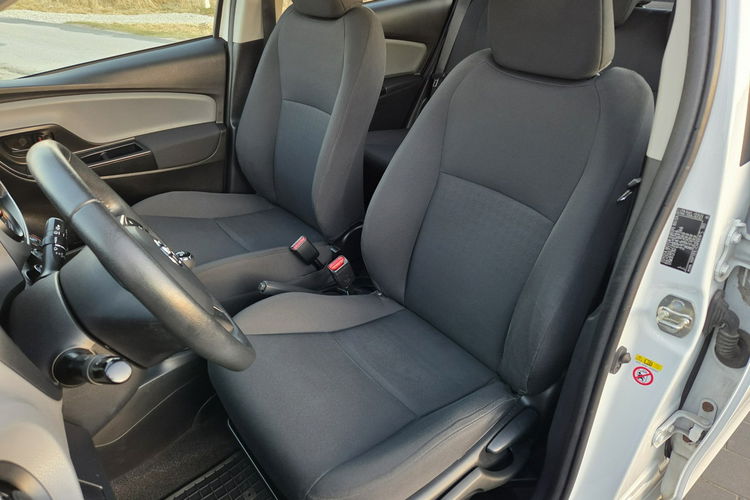 Toyota Yaris zdjęcie 21