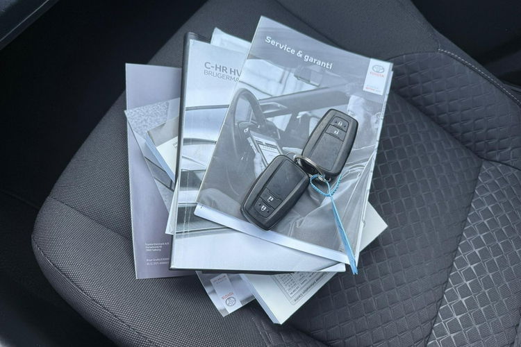 Toyota C-HR navi, automat, hybryda, 70tys.km zdjęcie 32