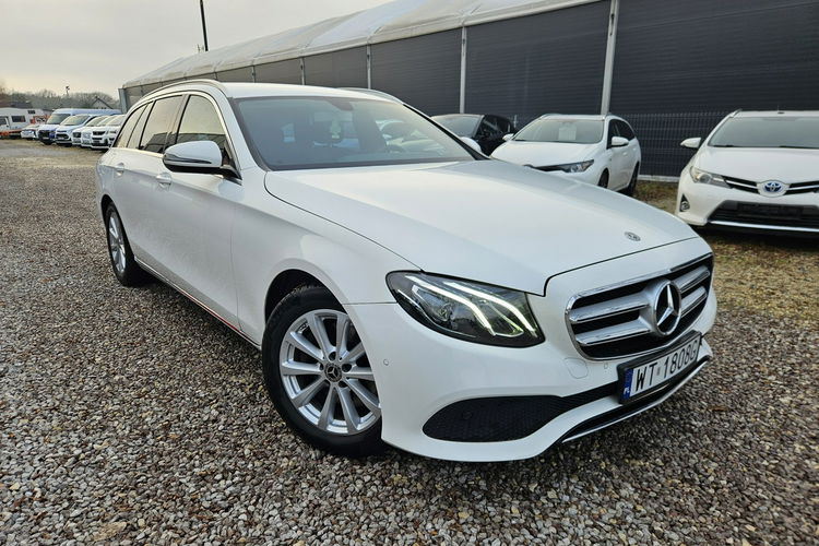 Mercedes E 220 220d 194KM 4 matic Kamery Skóra Avantgarde Zarejestrowany zdjęcie 2