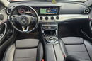 Mercedes E 220 220d 194KM 4 matic Kamery Skóra Avantgarde Zarejestrowany zdjęcie 20