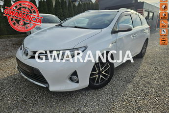Toyota Auris 1.8 HSD 136KM Kamera Bardzo ładny