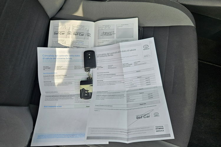 Toyota Auris 1.8 HSD 136KM Kamera Bardzo ładny zdjęcie 17