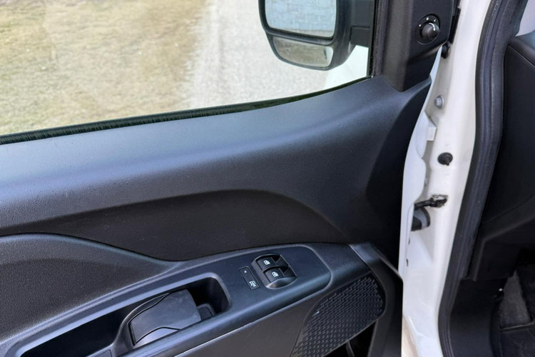 Fiat Doblo 1.4Tjet 120KM z Nowym LPG przebieg 51 tys km zdjęcie 17