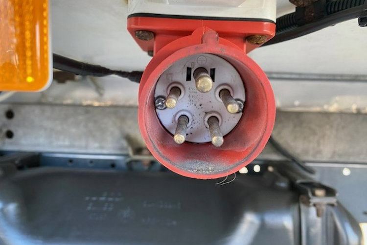 Iveco Daily 35S14 V THERMO KING MROŻNIA CHŁODNIA + PRĄD 220V / 251 tys.km / GWARANCJA zdjęcie 7