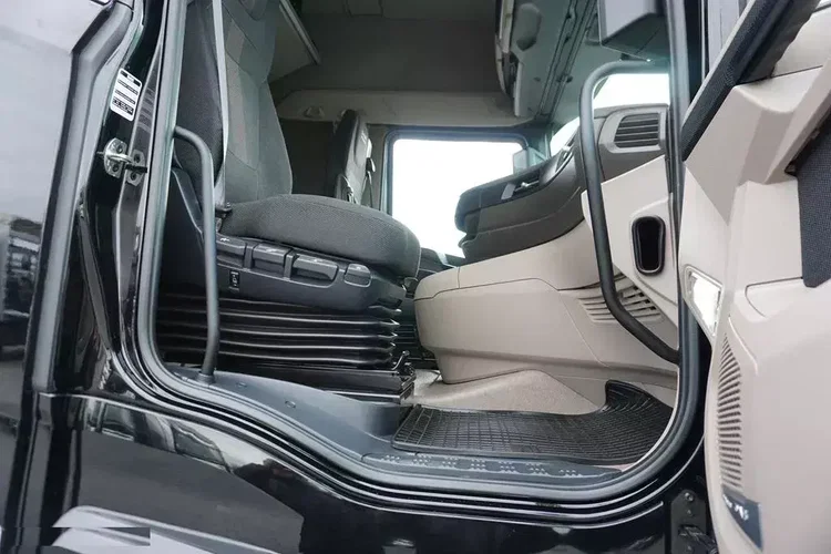 DAF XG / 480 / ACC / EURO 6 / ZESTAW PRZEJAZDOWY 120 M3 zdjęcie 37