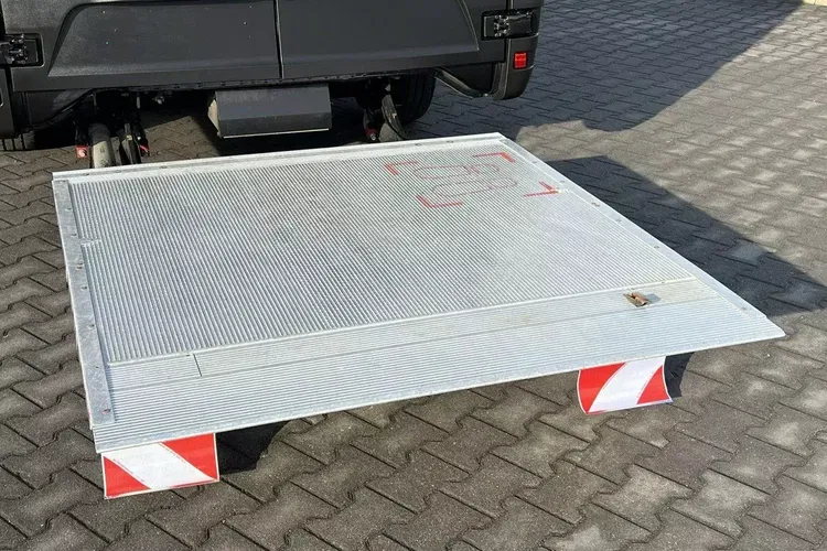 Iveco Daily 35S18 zdjęcie 17