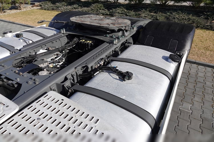 DAF XF 480 / SUPER SPACE CAB / KLIMA POSTOJOWA / OPONY 100% / PO KONTRAKCIE SERWISOWYM  zdjęcie 13