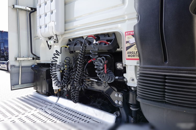 DAF XF 480 / SUPER SPACE CAB / KLIMA POSTOJOWA / OPONY 100% / PO KONTRAKCIE SERWISOWYM  zdjęcie 18
