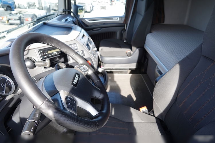 DAF XF 480 / SUPER SPACE CAB / KLIMA POSTOJOWA / OPONY 100% / PO KONTRAKCIE SERWISOWYM  zdjęcie 25