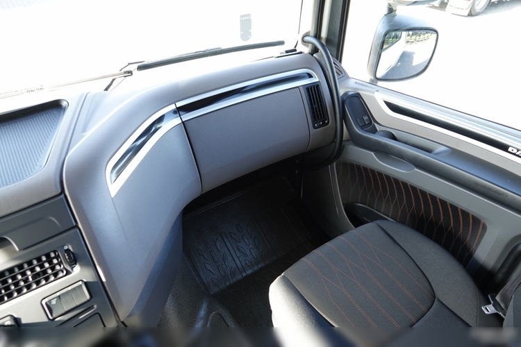 DAF XF 480 / SUPER SPACE CAB / KLIMA POSTOJOWA / OPONY 100% / PO KONTRAKCIE SERWISOWYM  zdjęcie 33