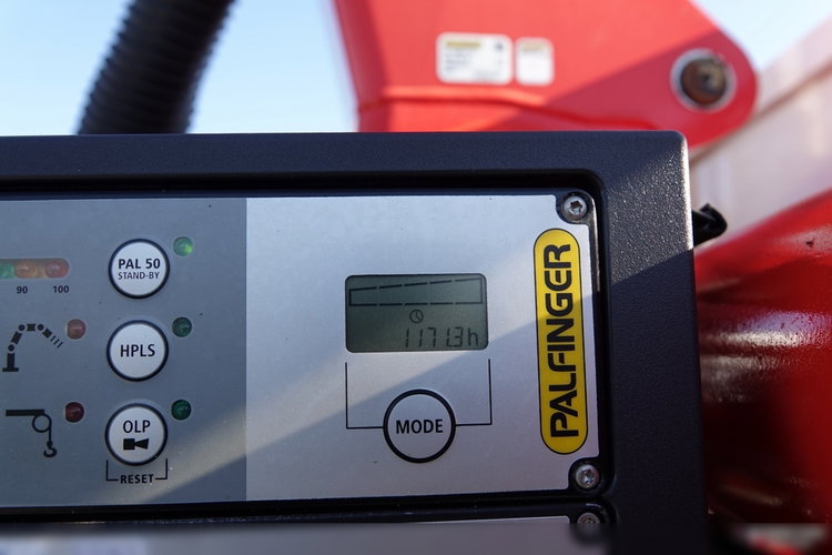 Renault C 380 / 6X4 / SKRZYNIOWY 6.7 M / + HDS PALFINGER PK 18002-EH C / MAX UDŹWIG 5850 KG / WYSÓW 12.5M / STEROWANIE RADIOWE zdjęcie 12