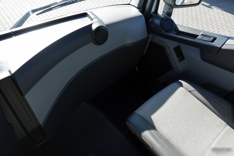 Renault C 380 / 6X4 / SKRZYNIOWY 6.7 M / + HDS PALFINGER PK 18002-EH C / MAX UDŹWIG 5850 KG / WYSÓW 12.5M / STEROWANIE RADIOWE zdjęcie 50