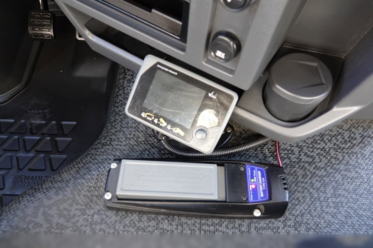 Renault C 380 / 6X4 / SKRZYNIOWY 6.7 M / + HDS PALFINGER PK 18002-EH C / MAX UDŹWIG 5850 KG / WYSÓW 12.5M / STEROWANIE RADIOWE zdjęcie 51