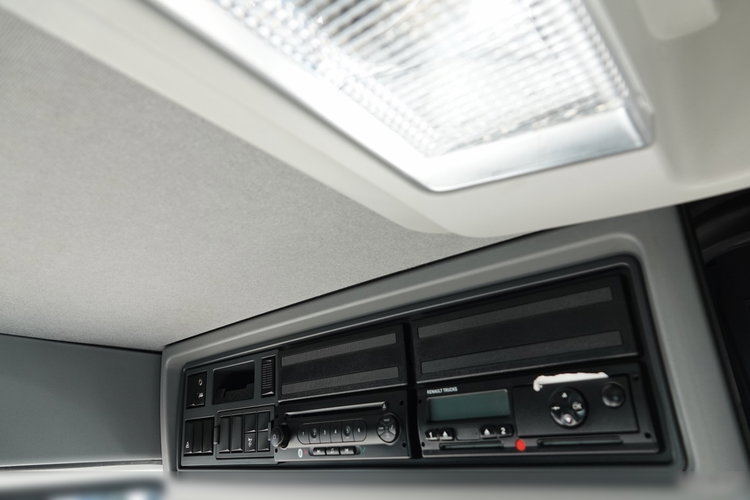 Renault C 380 / 6X4 / SKRZYNIOWY 6.7 M / + HDS PALFINGER PK 18002-EH C / MAX UDŹWIG 5850 KG / WYSÓW 12.5M / STEROWANIE RADIOWE zdjęcie 53