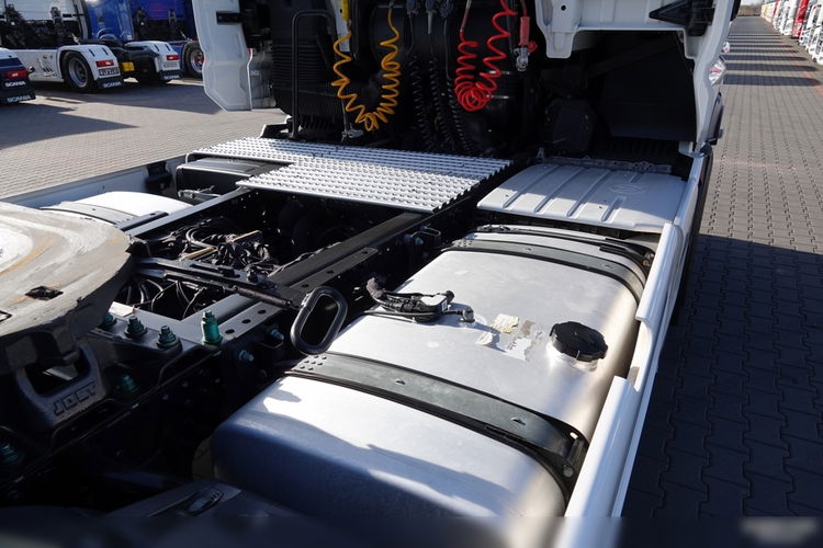 MAN TGX 18.470 / RETARDER / CAŁY NA PODUSZKACH / NOWY MODEL / GM / PO KONTRAKCIE SERWISOWYM zdjęcie 17