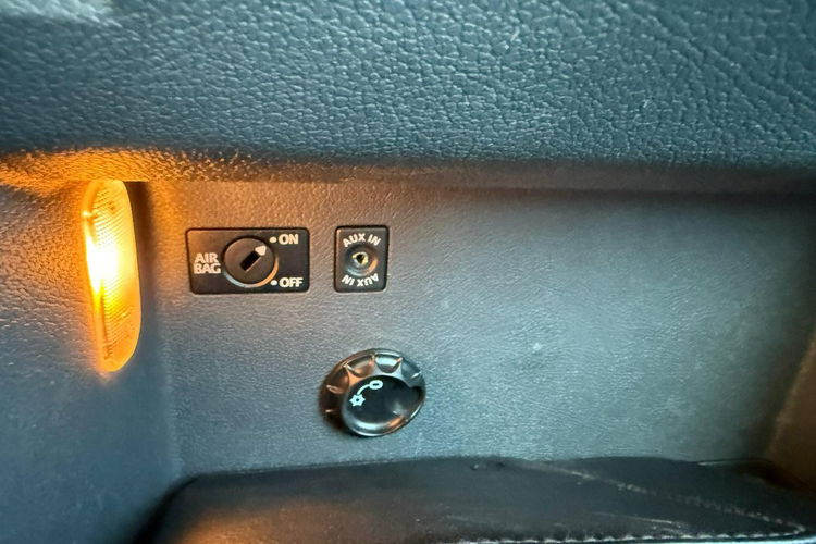 Volkswagen Caddy 2.0 MPI 109 KM 5 osobowy Nowa instalacja LPG zdjęcie 20