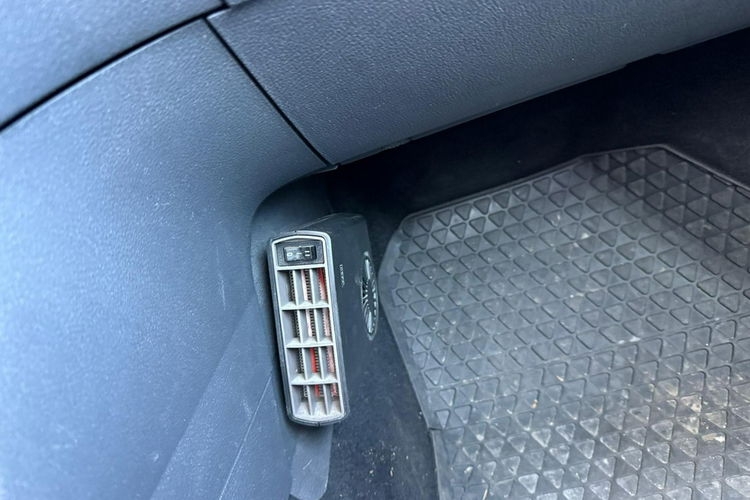 Volkswagen Caddy 2.0 MPI 109 KM 5 osobowy Nowa instalacja LPG zdjęcie 21