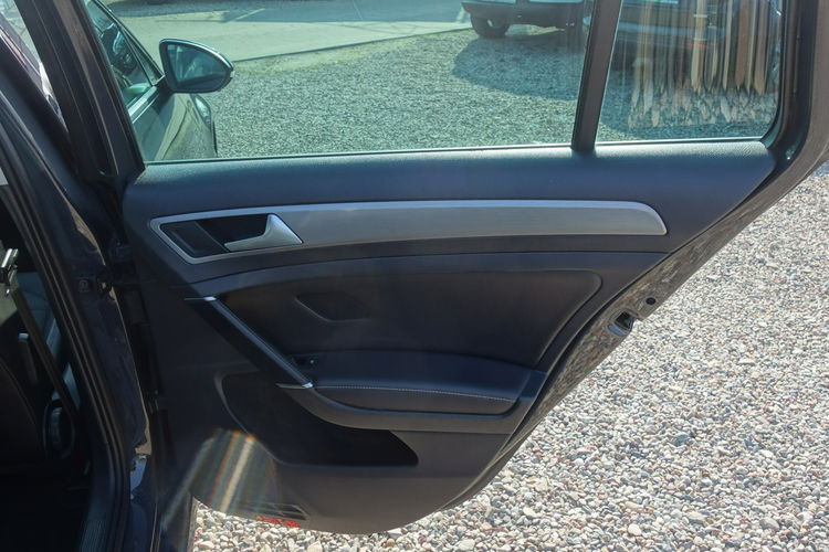 Golf Volkswagen Golf 7 1.6 diesel 110km automat pół skóry nawi zdjęcie 13
