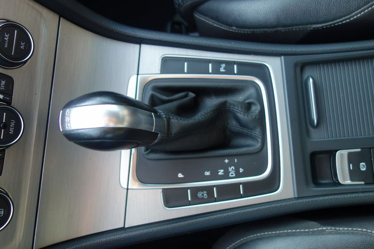 Golf Volkswagen Golf 7 1.6 diesel 110km automat pół skóry nawi zdjęcie 22