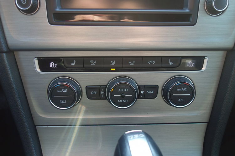 Golf Volkswagen Golf 7 1.6 diesel 110km automat pół skóry nawi zdjęcie 23