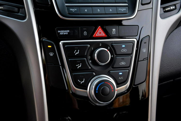 Hyundai i30 Ledy Klima Parktronic 1-Ręce Oryginał do końca serwis Aso zdjęcie 26