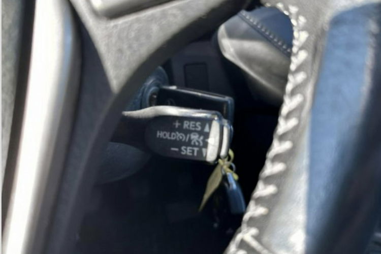 Toyota RAV-4 2.0d4d Navi kamera ledy bezwypadkowy serwis 1wl zamiana 1.r.gwarancji zdjęcie 14