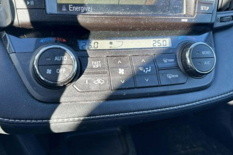 Toyota RAV-4 2.0d4d Navi kamera ledy bezwypadkowy serwis 1wl zamiana 1.r.gwarancji zdjęcie 6