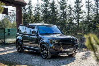 Land Rover Defender IV 2.0 240 KM / Bezwypadkowy