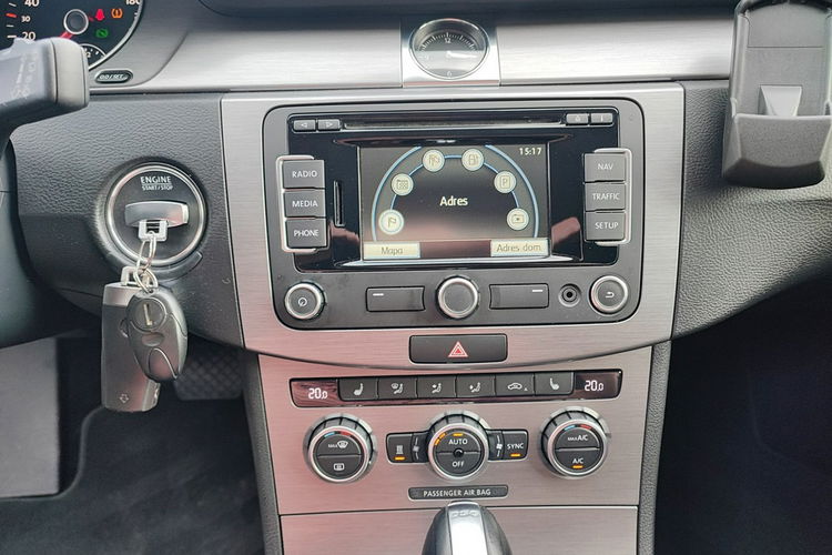 Volkswagen Passat Comfortline 2.0 + DSG + pełny serwis i oryginalny lakier zdjęcie 15
