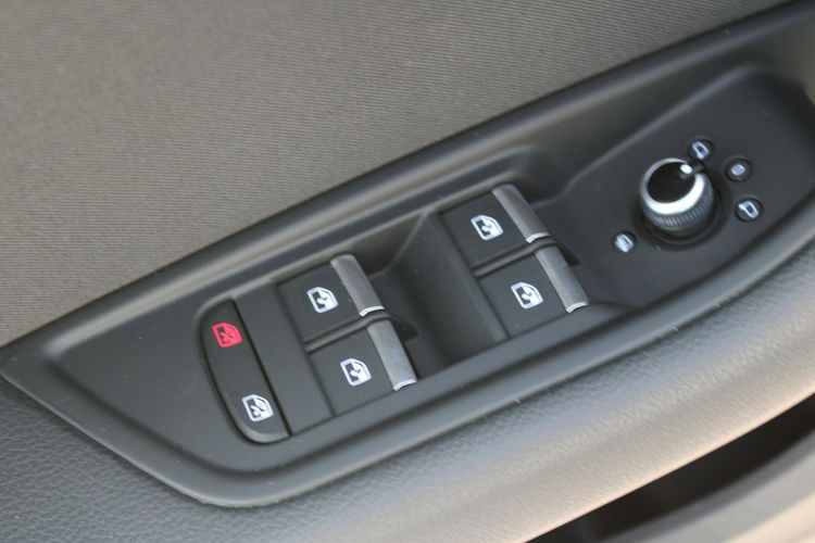 Audi A4 Gwarancja G.Fotele Automat Kamera Navi zdjęcie 17