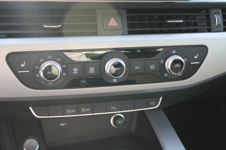 Audi A4 Gwarancja G.Fotele Automat Kamera Navi zdjęcie 27