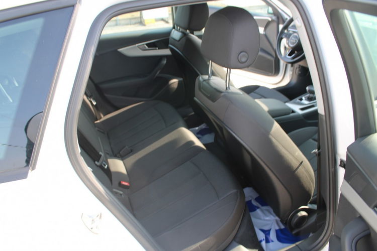 Audi A4 Gwarancja G.Fotele Automat Kamera Navi zdjęcie 30