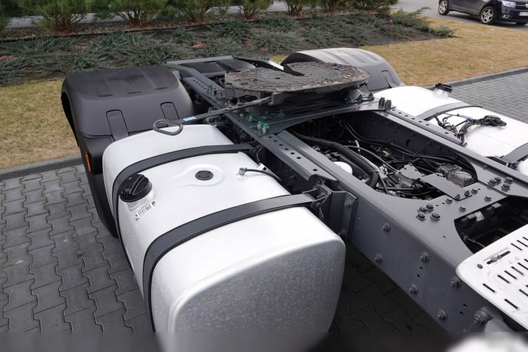 DAF XF 480 / SUPER SPACE CAB / KLIMA POSTOJOWA / OPONY 100% / 290 TYS KM / PO ZŁOTYM KONTRAKCIE SERWISOWYM zdjęcie 18