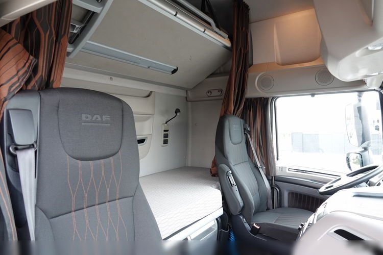 DAF XF 480 / SUPER SPACE CAB / KLIMA POSTOJOWA / OPONY 100% / 290 TYS KM / PO ZŁOTYM KONTRAKCIE SERWISOWYM zdjęcie 37