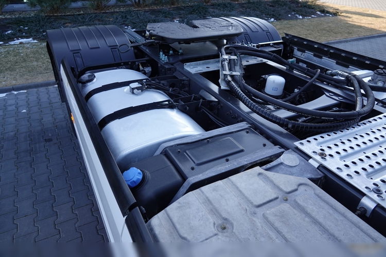 Volvo FH 500 / NISKA KABINA / HYDRAULIKA / 150.000 KM / PO KONTRAKCIE SERWISOWYM  zdjęcie 17