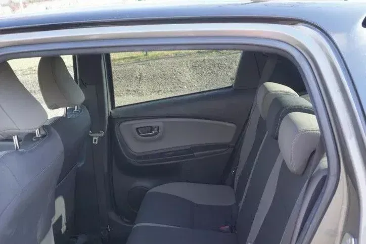 Toyota yaris zdjęcie 9