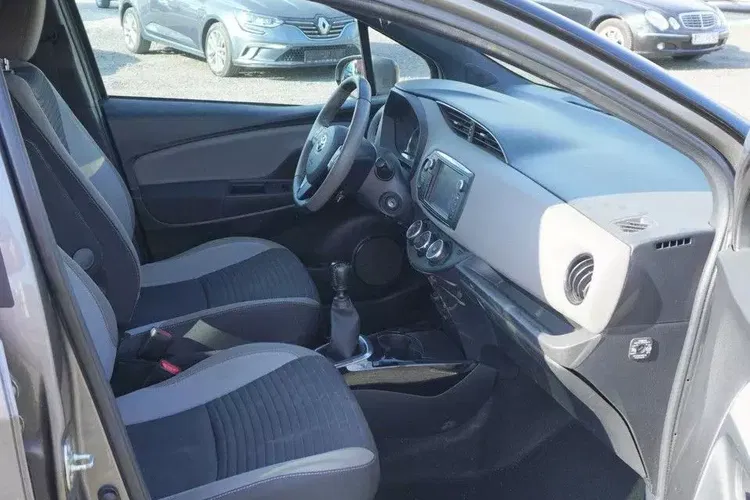 Toyota yaris zdjęcie 10
