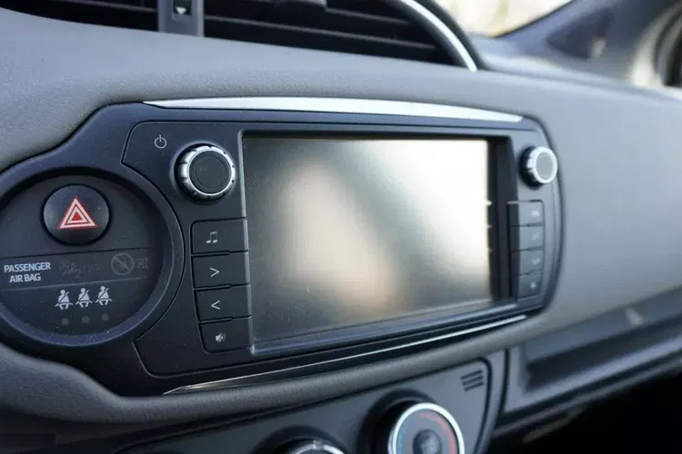 Toyota yaris zdjęcie 11