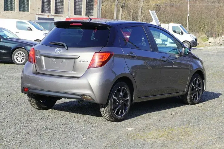 Toyota yaris zdjęcie 4