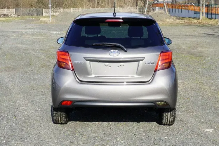 Toyota yaris zdjęcie 7