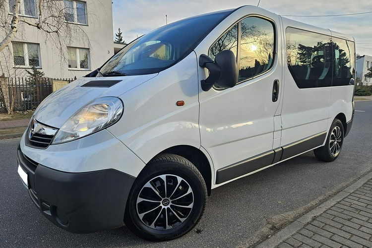 Opel Vivaro Pack klim 9 miejsc zdjęcie 23