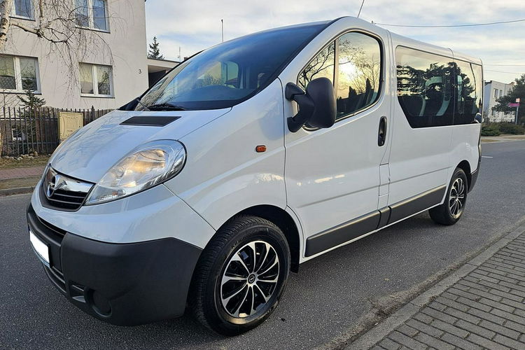 Opel Vivaro Pack klim 9 miejsc zdjęcie 3