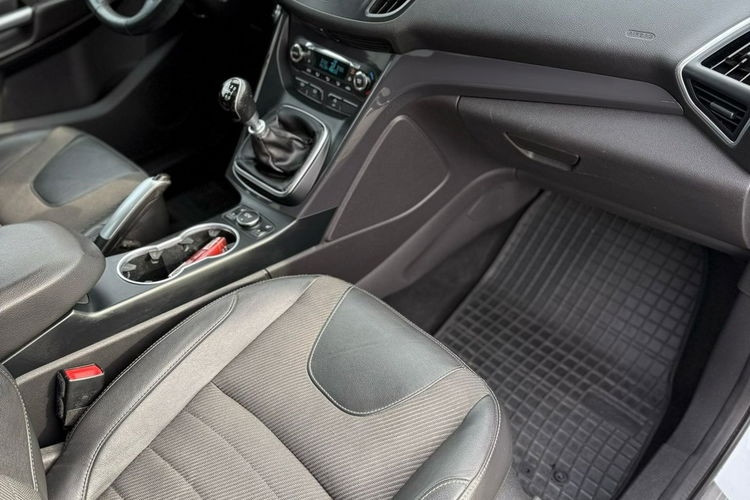 Ford Kuga 5 LAT jeden właścic Panorama Aut Klima 2x Kpl Kół Gwarancja zdjęcie 9