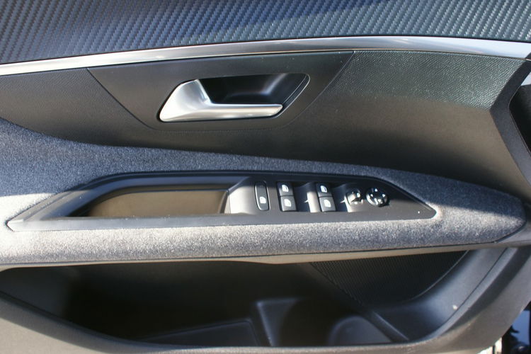 Peugeot 3008 zdjęcie 24