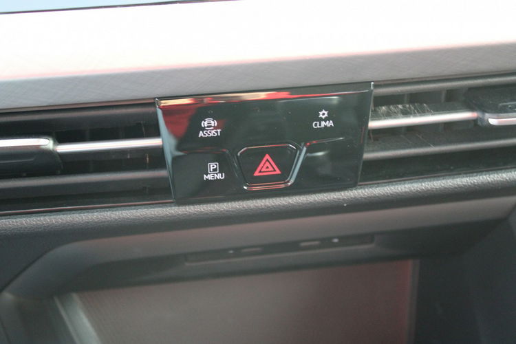 Volkswagen Golf LIFE Virtual F-vat Salon Polska Gwarancja zdjęcie 20