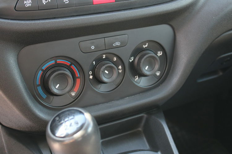 Fiat Doblo Dynamic L2 105HP F-vat HAK SalonPL Gwarancja zdjęcie 18