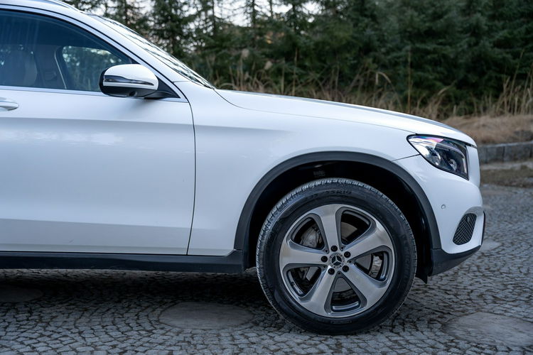 Mercedes GLC 300 4MATIC 2.0 245 KM zdjęcie 13