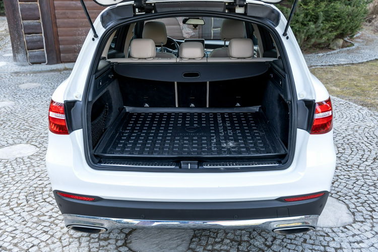 Mercedes GLC 300 4MATIC 2.0 245 KM zdjęcie 19